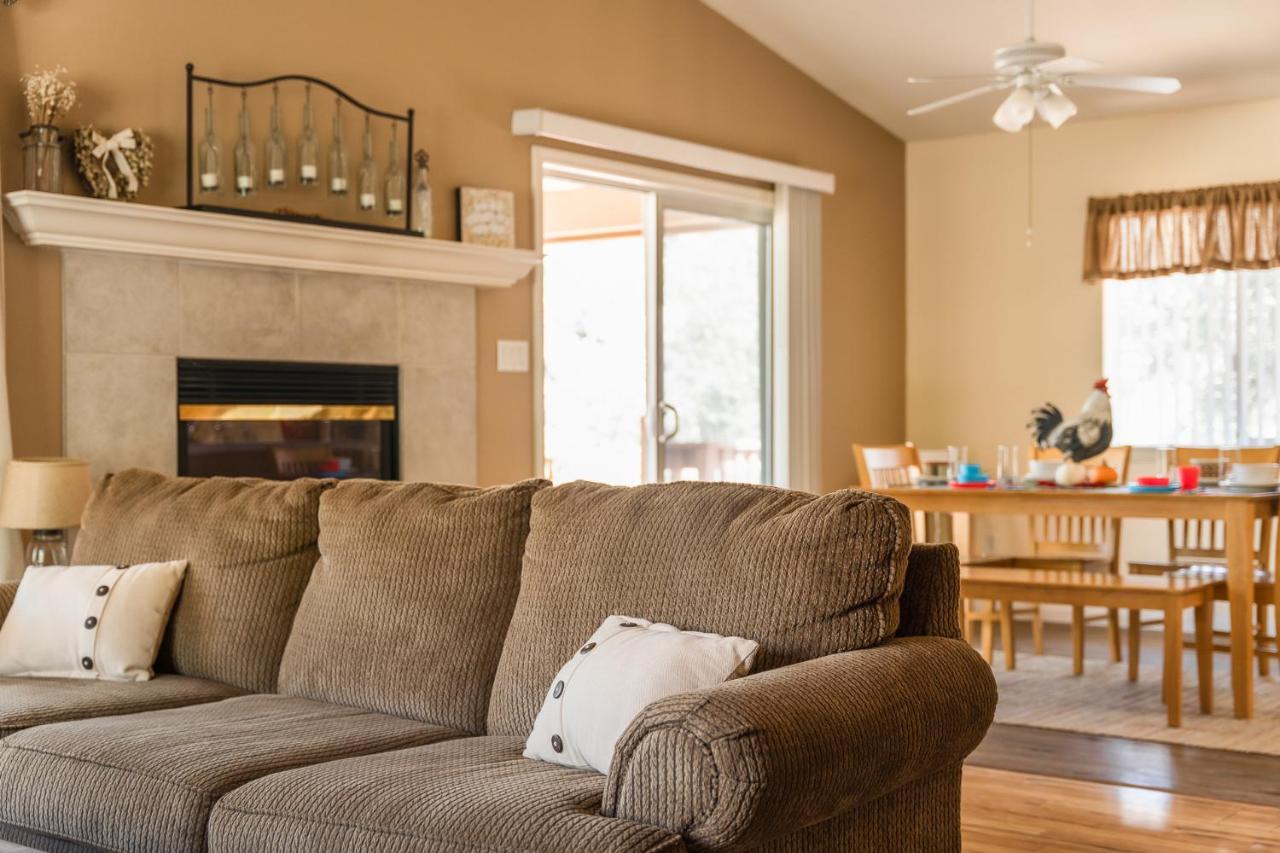 Lazy Squirrel - Cozy Family House With Full Game Room Kernville Bagian luar foto