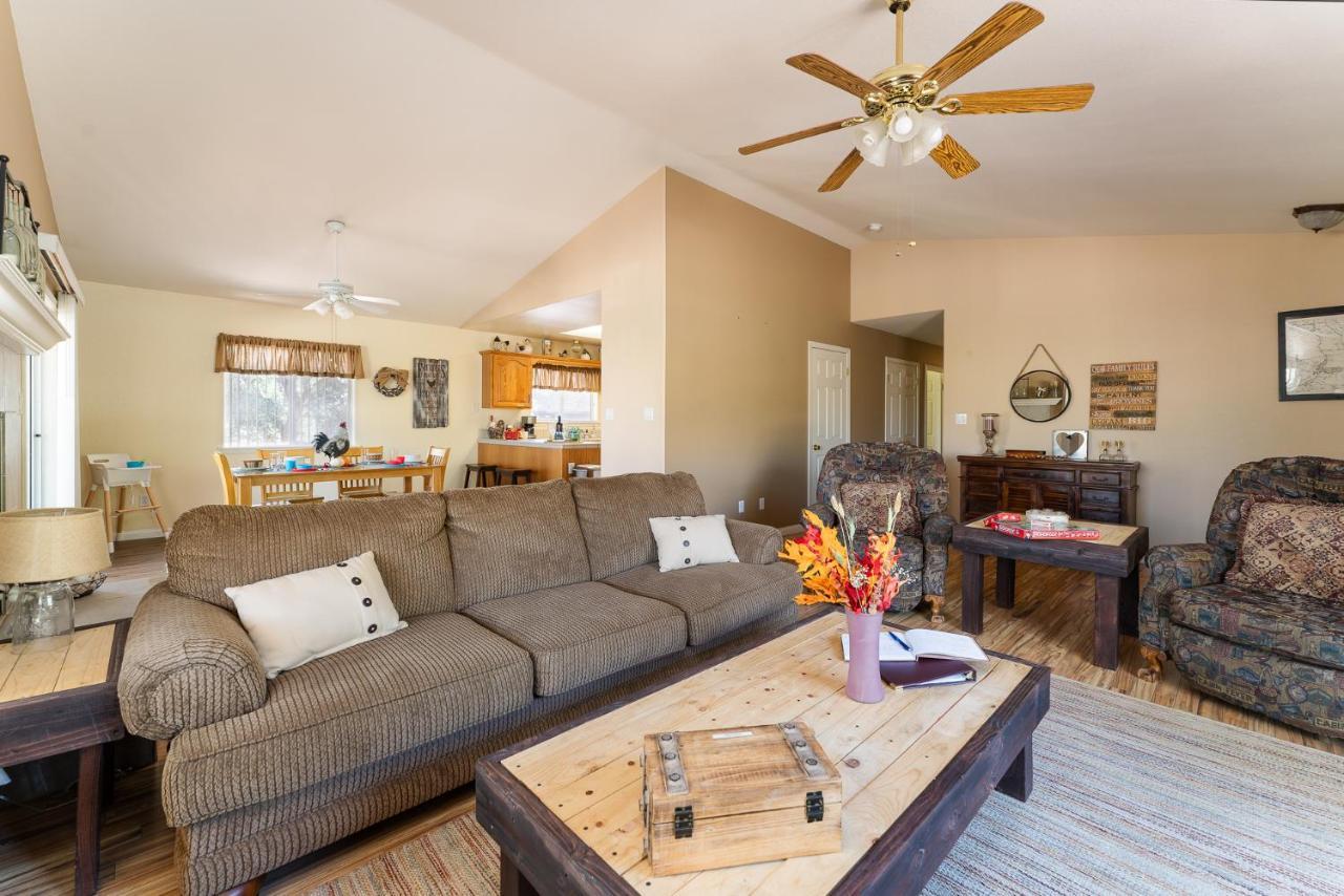 Lazy Squirrel - Cozy Family House With Full Game Room Kernville Bagian luar foto